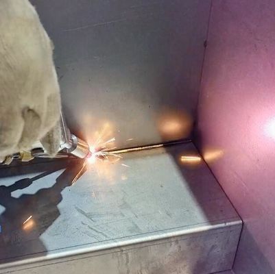 Metal Sheet Aluminium Handheld Laser Welding Machine Purple Horn 500w 1000w