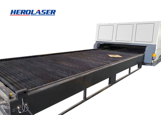 Enclosed 12kw CNC Fiber Laser Cutting Machine For Sheet Metal Fencing Panel